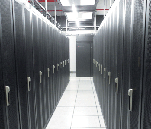 智能化革新：如何通过机箱机柜提升你的机房管理效率